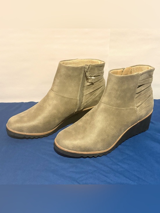 Life Stride Shoes - LifeStride Women’s Taupe Ankle Boots - nwot